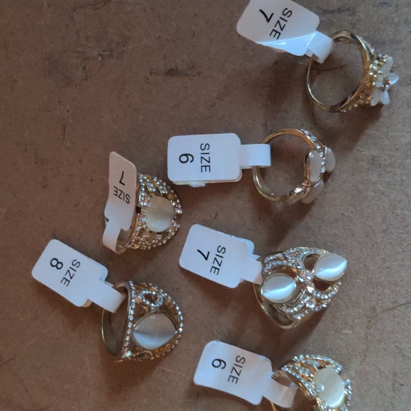 Bundle lot of assorted Jewelry Rings 10 Pieces Size 6,7,8 - Picture 6 of 11